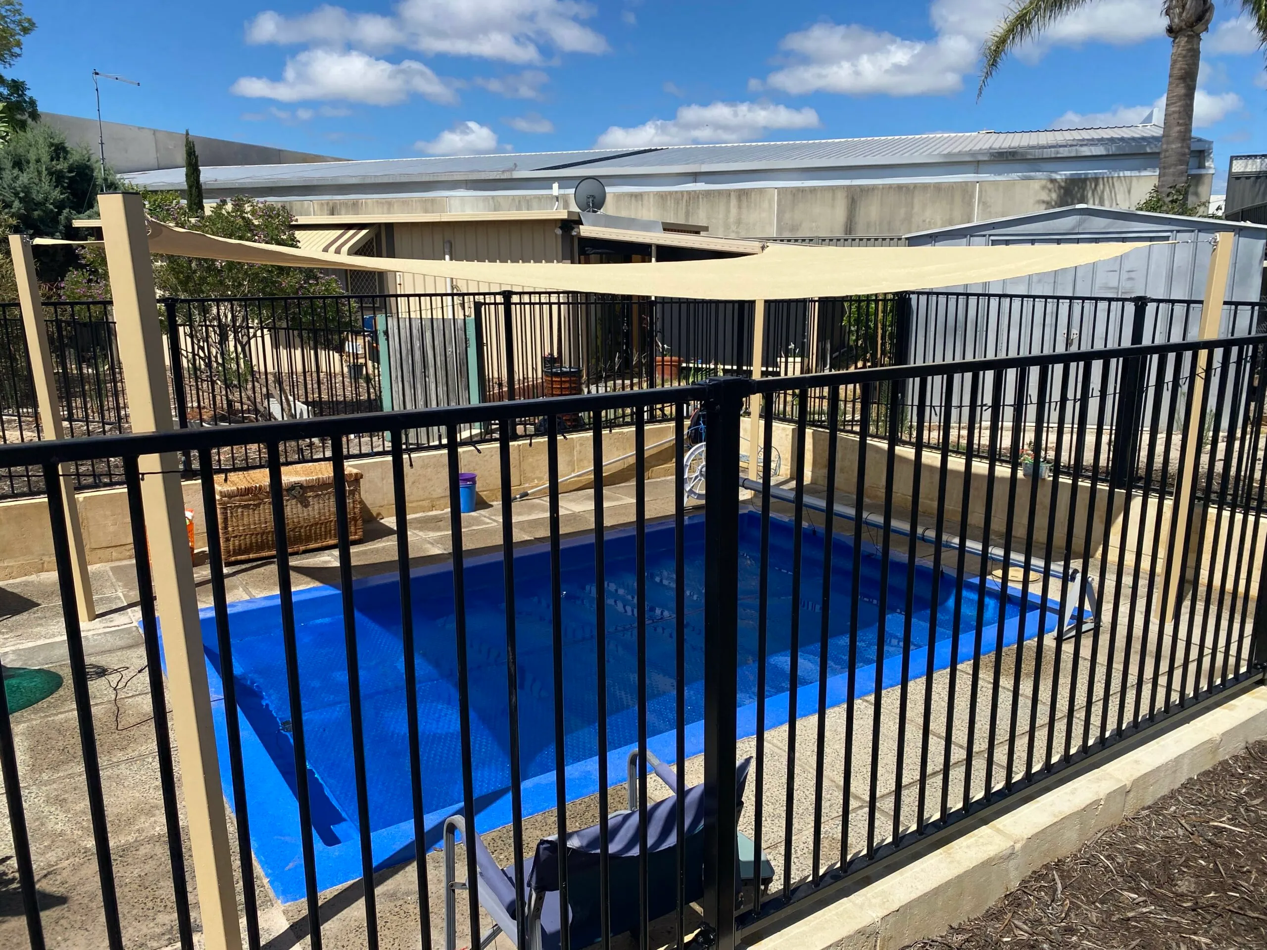 fencing swimming pools