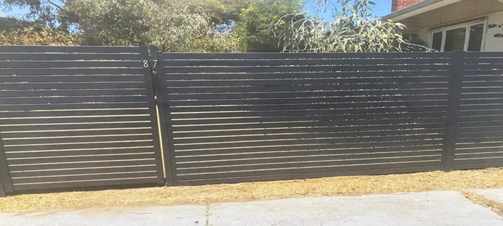 Slat fencing