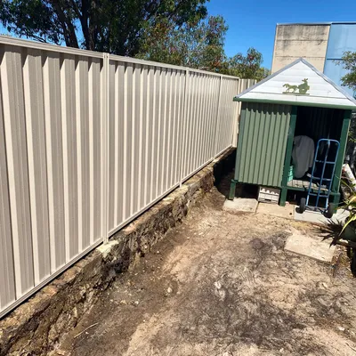Straight Up Retaining Fencing & Earthworks project